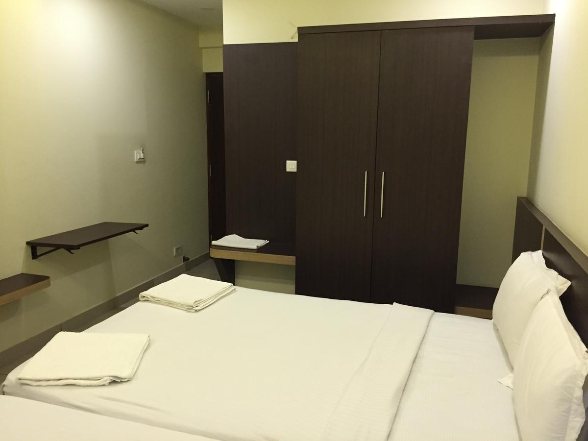 Hotel Bombay Residency--Bombay Lucky Restaurant Мангалор Екстериор снимка