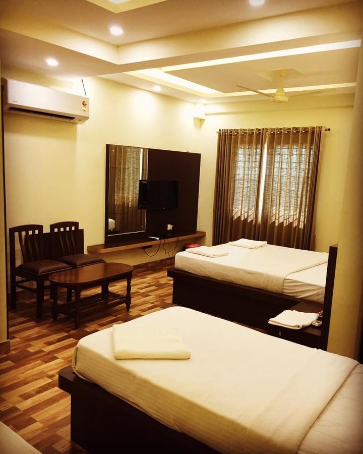Hotel Bombay Residency--Bombay Lucky Restaurant Мангалор Екстериор снимка